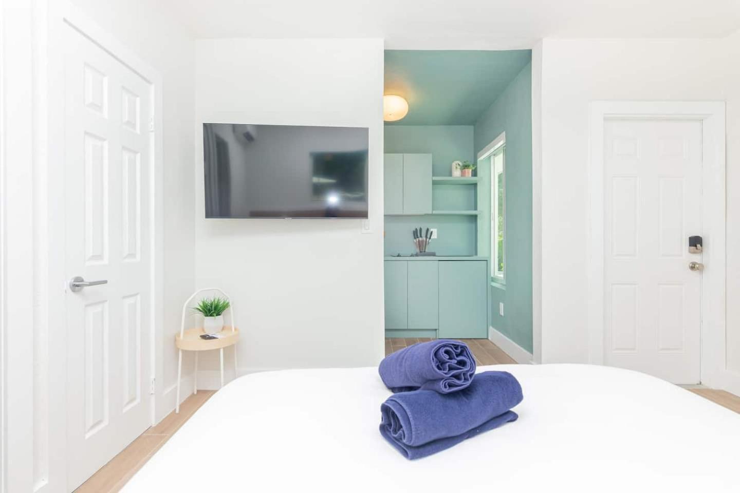 Newly Renovated Stylish Studio In El Portal #2 Miami Kültér fotó